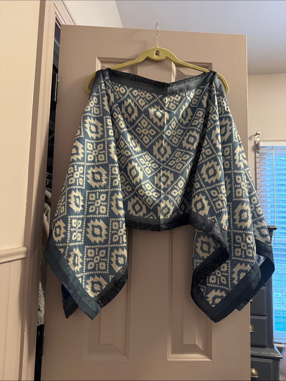 Jaded Gypsy NWOT Blue and Cream Geometric poncho/shirt